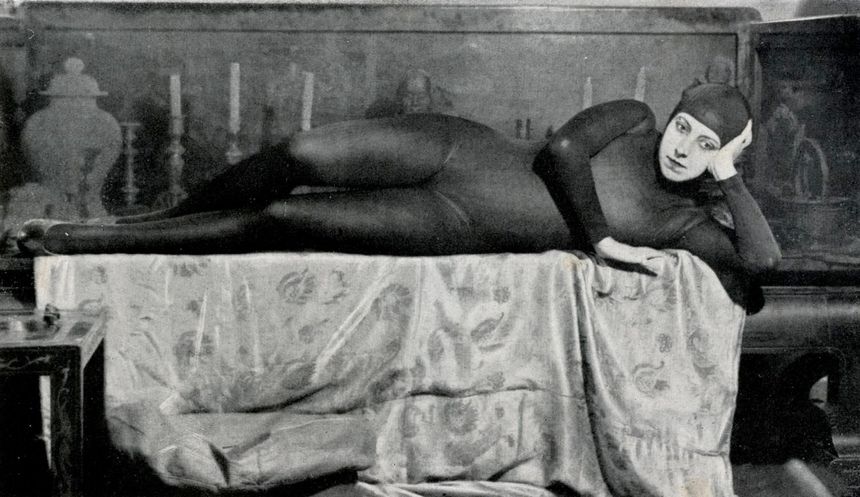 Musidora in Les Vampires