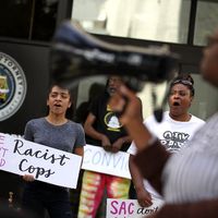Des manifestants de Black Lives Matter après les funérailles de Stephon Clark, le 29 mars 2018 à Sacramento.