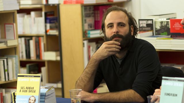 Vincent Macaigne, auteur paumé dans "Doubles vies" d'Olivier Assayas