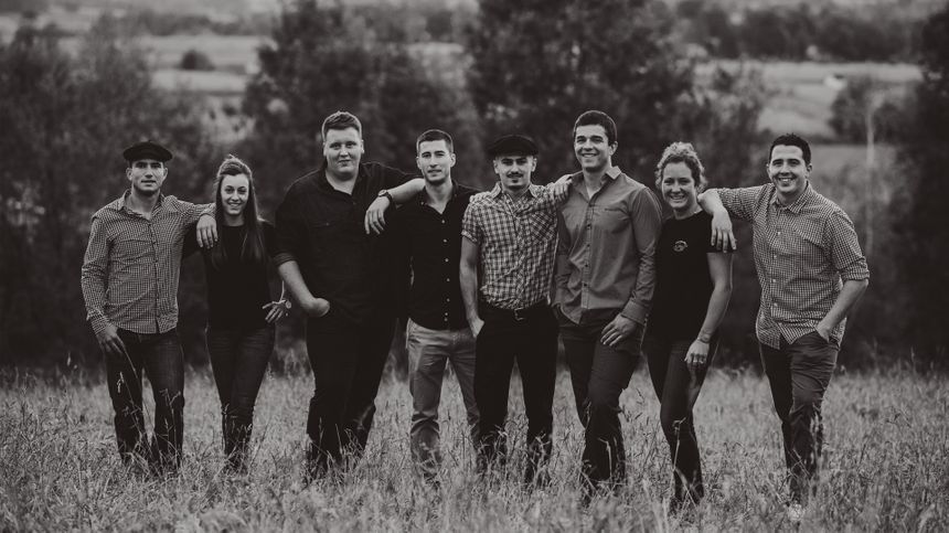 Clément Labarrere,Mélanie Lousplass,Alan Leir,Maxime Labarrere,JB Mounaix,Vincent Labourdette,Kattalin Pommies,JB Grangé ouf !!!!