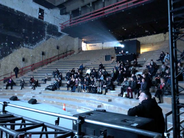 La salle du Théâtre de la Ville de Paris accueille l'une des projections de DAU