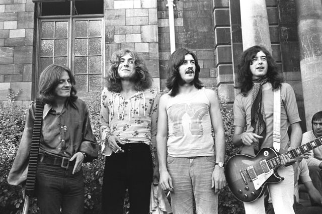 Festival de Bath, Royaume-Uni, 1969 : John Paul Jones, Robert Plant, John Bonham et Jimmy Page. Led Zeppelin au grand complet.
