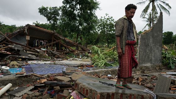Ravages d'un tsunami en Indonésie, 2015. ©Getty - Dimas Ardian/Bloomberg