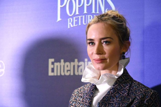 Emily Blunt dans le rôle de Mary Poppins