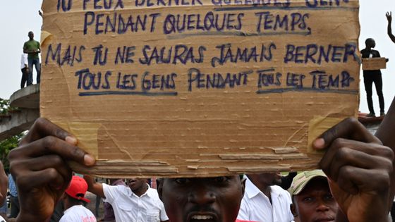 L’opposant Martin Fayulu a engagé une bataille judiciaire pour obtenir le recomptage des voix et l’annulation de l’élection de Felix Tshisekedi. Ici, un de ses sympathisants à Kinshasa le 12 janv 2019 ©AFP - Tony Karumba