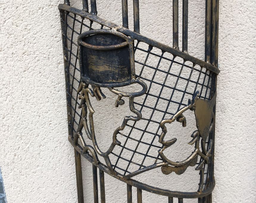 Détail d'une ferronnerie Tom-Tom et Nana chez Bernadette Després
