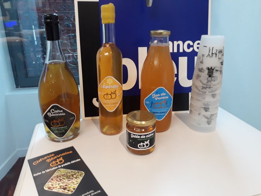 Cidre, "aperitiu",Jus de pomme,gelée de cidre tout est signé "Cidrerie Béarnaise"