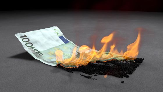 Le billet de 500 euros disparaît. Pourquoi ne pas aller plus loin et liquider le cash, plus généralement ? ©Getty - Patrick Palej