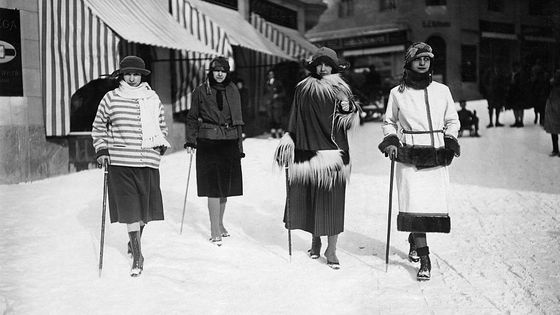 Présentation de la collection sportswear, Saint-Moritz, Suisse, 1922 ©Getty - Ullstein bild