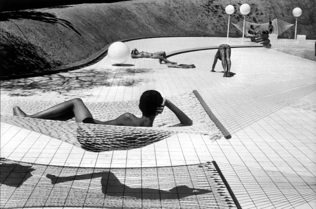 Piscine conçue par Alain Capeillères, Le Brusc, été 1976