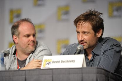 Le créateur de Californication Tom Kapinos, et l'interprète du personnage de Hank Moody, David Duchovny Le créateur de Californication Tom Kapinos, et l'interprète du personnage de Hank Moody, David Duchovny