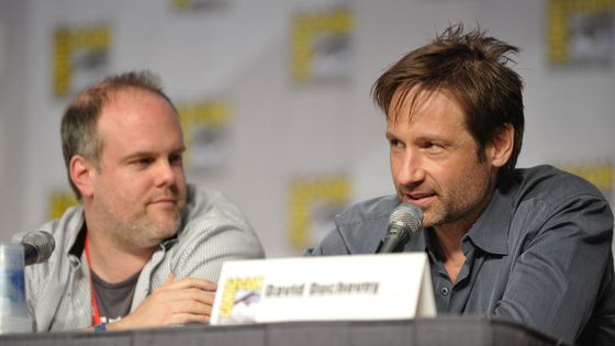 Le créateur de Californication Tom Kapinos, et l'interprète du personnage de Hank Moody, David Duchovny ©AFP - John Shearer / GETTY IMAGES NORTH AMERICA