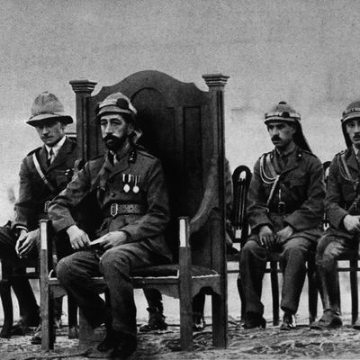23 août 1921 : accession de Fayçal ben Hussein al-Hachimi Eljai au trône d’Irak
