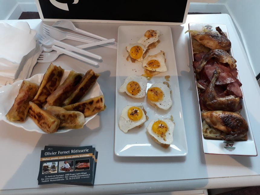 Rissole de chèvre,blinis compotée d'oignons œuf de caille et caille rôtie