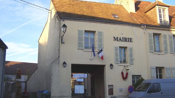 Mairie de Chateaufort dans les Yvelines ( 2006) - Henri Salomé/ GNU