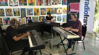 Ray Lema et Laurent De Wilde pendant Banzzaï à L'institut Français en Haïti