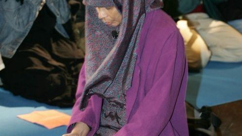 Amina Wadud, figure du féminisme islamique, a été la première femme à conduire une prière mixte à New York en 2005 ©AFP - DON EMMERT / AFP