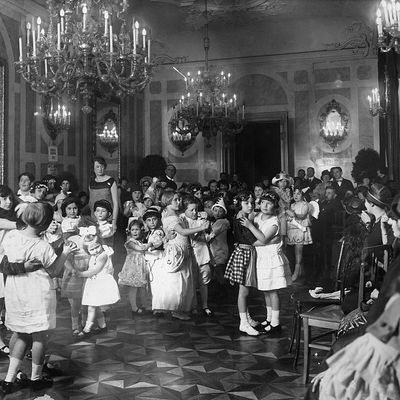 Bal du Carnaval des enfants, Palais Harrach, Vienne, 1930