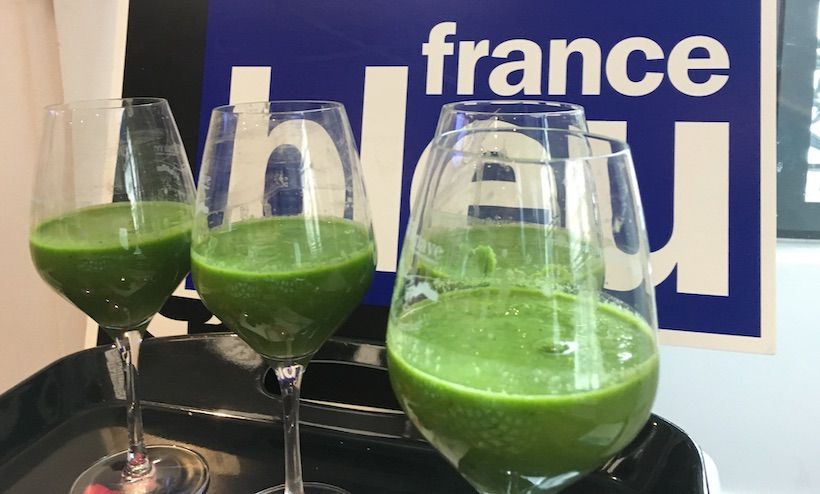 Smoothies détox "Pommes, persil, lait d'amande et miel" du Chef Philippe Gomez de Phil' dans ta cuisine