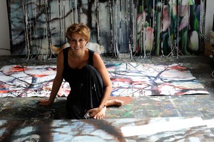 L'artiste peintre Carole Benzaken dans son atelier à Paris. L'artiste peintre Carole Benzaken dans son atelier à Paris.