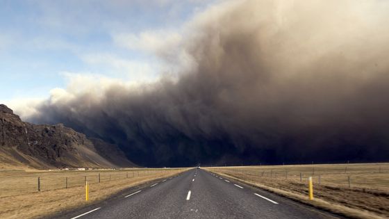 Photo prise le 17 avril 2010, quelques jours après l’éruption du volcan Eyjafjallajokull en Islande ©AFP - Halldor Kolbeins