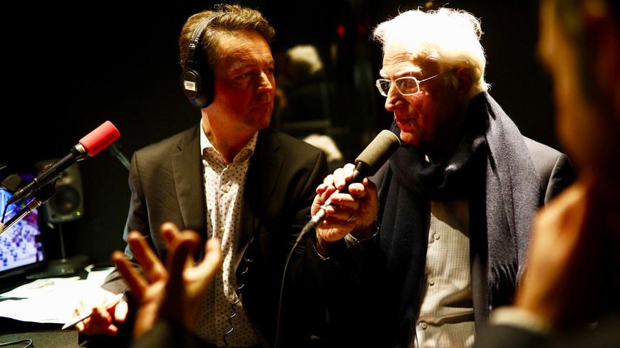 Bertrand Tavernier au micro de Benjamin François