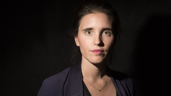 La metteure en scène Julie Deliquet, le 28 septembre 2015 au théâtre Gérard Philipe à Saint-Denis. ©AFP - Joël SAGET