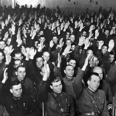 Dernier procès des purges staliniennes en 1938, dit "Procès des 21".