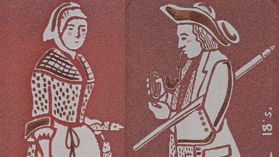 Paysanne et paysan de Bonfol, 18ème siècle : Dessin sur céramique - Alcazar via Wikimedia Commons