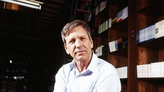 Amos Oz en mars 1993 ©Getty - Photo by Louis MONIER/Gamma-Rapho via Getty Images