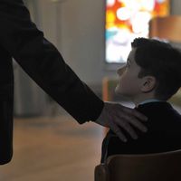 "Grâce à Dieu" (2019), de François Ozon : le combat de victimes d'un prêtre pédophile à Lyon pour "libérer leur parole" sur ce qu’ils ont subi.
