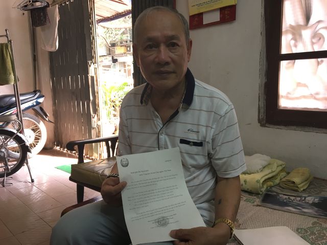 Pham Ngoc Canh a 70 ans. il a attendu 35 ans pour faire venir l'amour de sa vie à Hanoi.