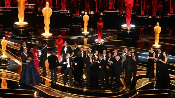 L'équipe de "Green book" sur scène pour la remise de l'Oscar du meilleur film ©AFP - VALERIE MACON