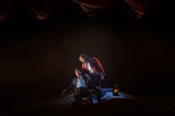 Acte 1, scène 1 : Carlo Vistoli (Ulysse) et Valerio Contaldo (Diomède) , © Gilles Abegg / Opéra de Dijon