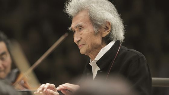 Seiji Ozawa à la tête du Mito Chamber avec Rie Miyake, Mihoko Fujimura, Kei Fukui, Markus Eiche, les Tokyo Opera Singers : la 9ème symphonie de Beethoven (nouveauté Decca, 18 janvier 2019) - photo by Michiharu Okubo / Decca Classics