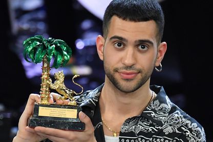 Le chanteur italien Mahmood célèbre sa victoire du 69ème concours de Sanremo Le chanteur italien Mahmood célèbre sa victoire du 69ème concours de Sanremo