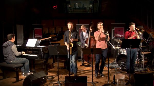 "Le Carnaval Jazz des Animaux" ("Fossiles") par The Amazing Keystone Big Band