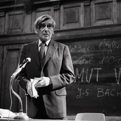 Vladimir Jankélévitch à la Sorbonne (circa 1970)