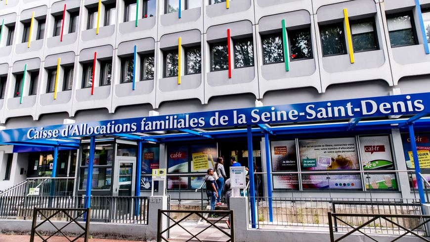 Plusieurs caisses d'allocations familiales sont submergées par les demandes de prime d'activité. Exemple en Seine-Saint-Denis