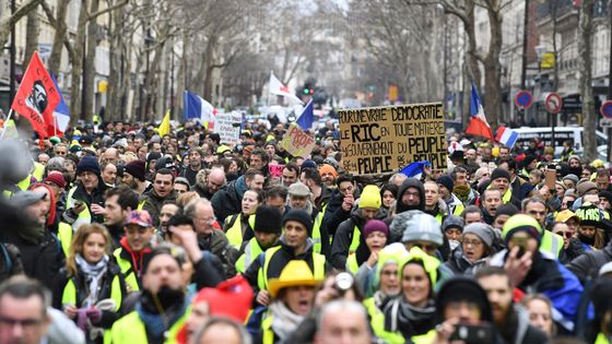 Emmanuel Macron envisage un référendum après le grand débat national pour sortir de la crise des gilets jaunes. ©Maxppp - Alain Jocard