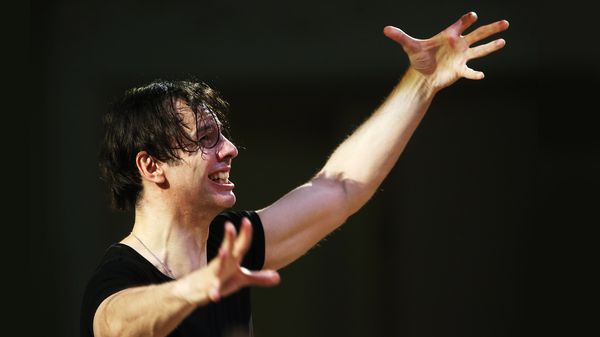 Teodor Currentzis, nouveau chef de l'Orchestre Symphonique de la SWR dirige la 3e Symphonie de Mahler