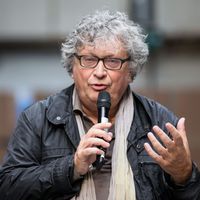 Le musicien et chef d'orchestre, René Jacobs pendant une conférence de presse de la Ruhrtriennale à la Jahrhunderthalle à Bochum, en Allemagne, le 3 août 2016.