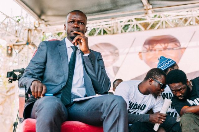 Ousmane Sonko, lors d'une réunion publique, le 21 février