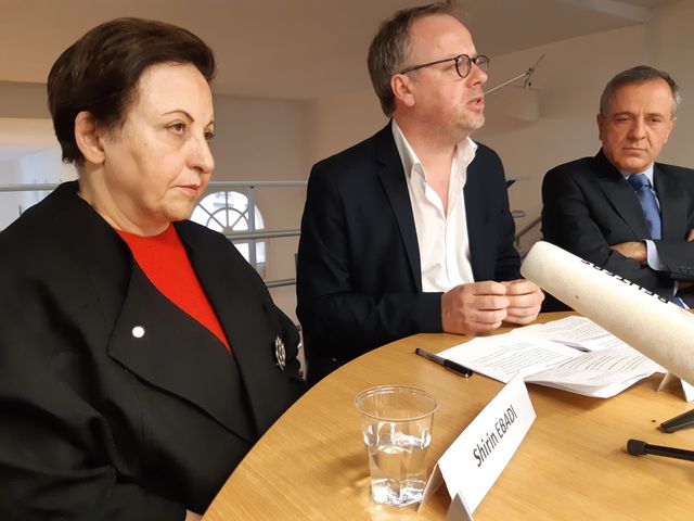Shirin Ebadi, avocate iranienne, prix Nobel de la paix en 2003 aux côté de Christophe Deloire, secrétaire général de Reporters Sans Frontières
