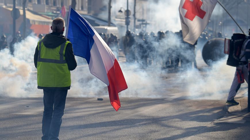Le mouvement des "gilets jaunes" a trois mois"