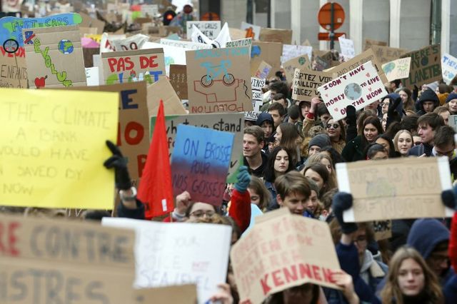 Dès le 24 janvier, les jeunes descendaient dans la rue.
