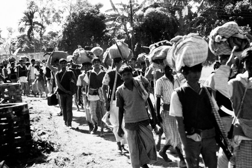 Des réfugiés du Bengale se préparent à retourner dans leur pays, l’ex Pakistan oriental, devenu indépendant sous le nom de Bangladesh après la guerre indo-pakistanaise de 1971.