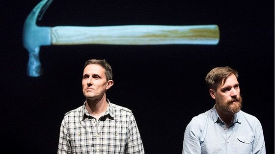 Arnaud Hoedt et Jérôme Piron avec leur spectacle « La Convivialité ». Une création originale ayant pour objet principal, l’orthographe française. - Véronique Vercheval