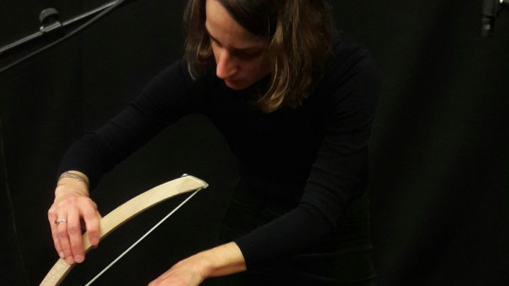 Clara de Asis au studio 108 de Radio France