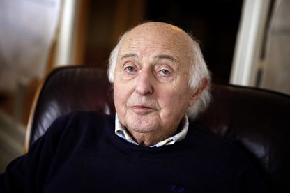 Élie Buzyn, survivant et témoin de la Shoah le 21 janvier 2015 à Paris. Élie Buzyn, survivant et témoin de la Shoah le 21 janvier 2015 à Paris.